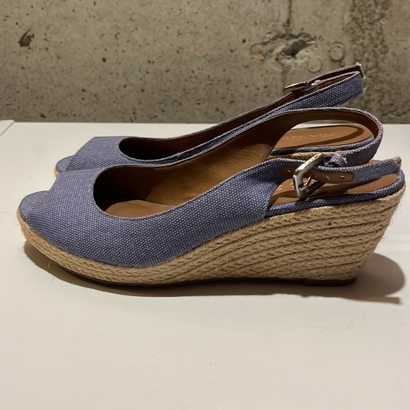 Blue sandals brand new - Picture 2 of 3